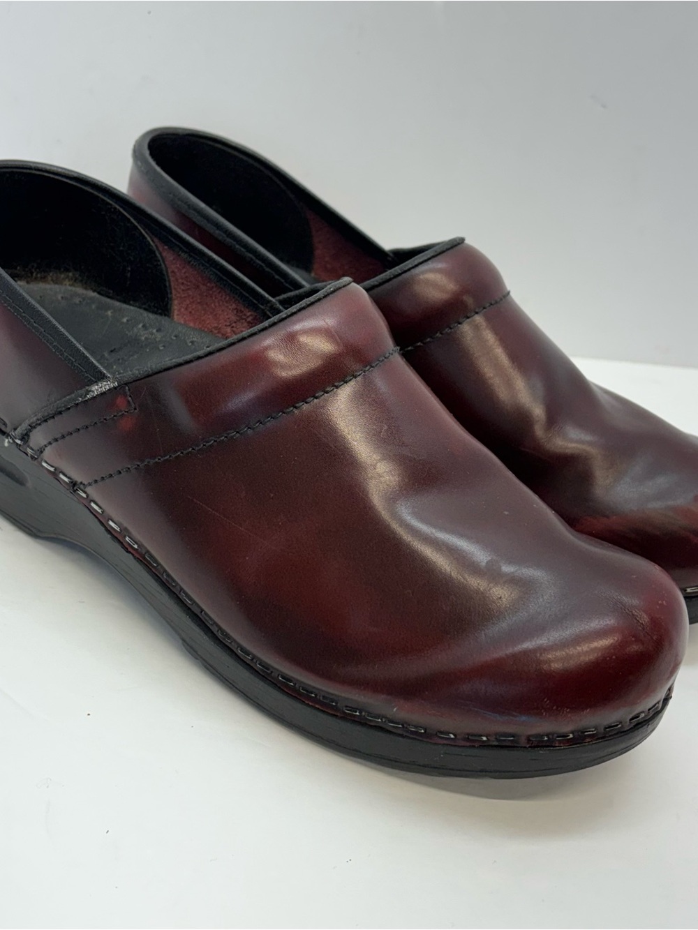 Sanita Professional Leather Clogs Women’s EU 39 Red Burgundy Slip On